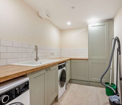 6 Bear's Court Utility - StayCotswold 