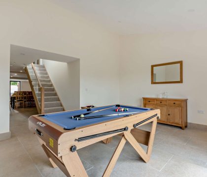 6 Bear's Court Games Room - StayCotswold 