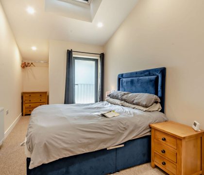 6 Bear's Court Bedroom 2 - StayCotswold 