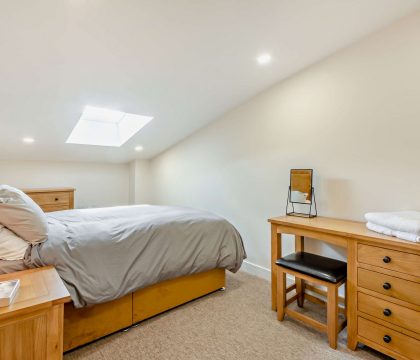6 Bear's Court Bedroom 3 - StayCotswold 