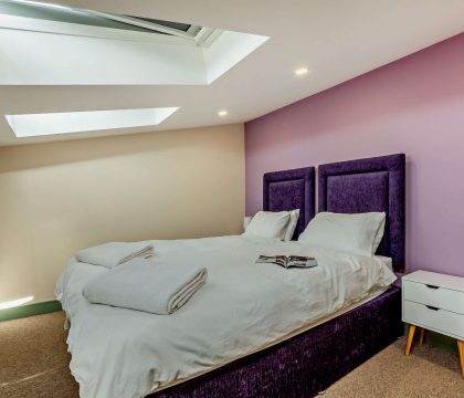 1 Bear's Court Bedroom 3 - StayCotswold