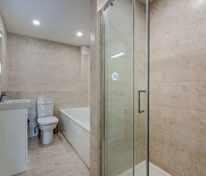 1 Bear's Court Family Shower Room - StayCotswold