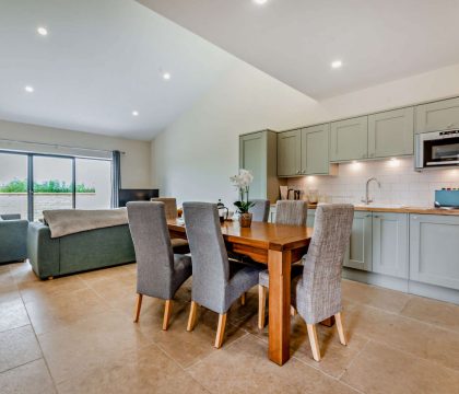 1 Bear's Court Dining Area - StayCotswold