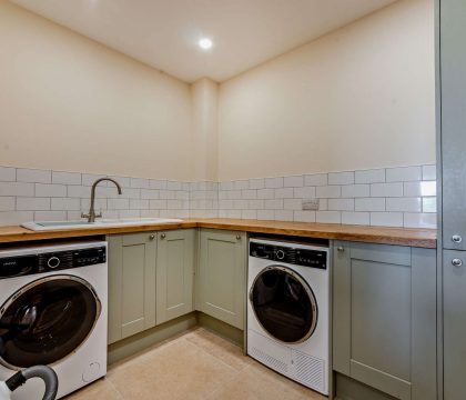 1 Bear's Court Utility - StayCotswold