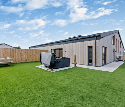 3 Bear's Court Garden - StayCotswold