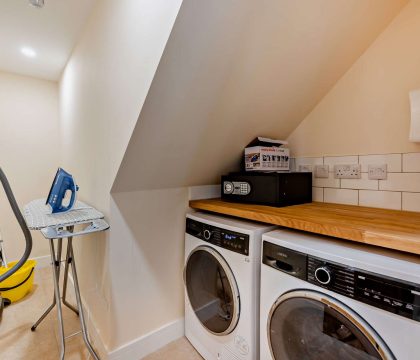 7 Bear's Court Utility - StayCotswold 