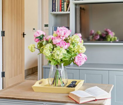 Bear's Court Annexe Living Area - StayCotswold