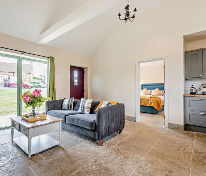 Bear's Court Annexe Living Area - StayCotswold