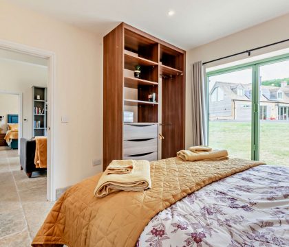 Bear's Court Annexe Master Bedroom - StayCotswold