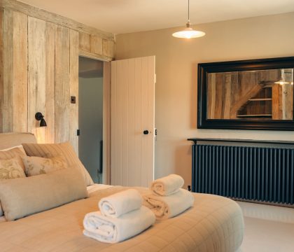 Brook Cottage Bedroom 2 - StayCotswolds 