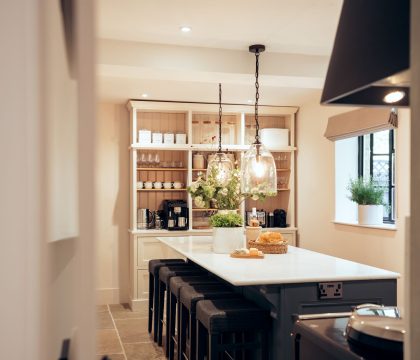 Brook Cottage Kitchen - StayCotswolds 