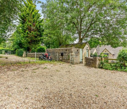 Brook Cottage Garden - StayCotswolds 