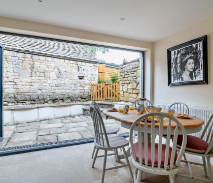 Cub Cottage Kitchen - StayCotswold