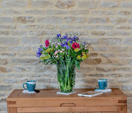 Fox Kitchen Living Area - StayCotswold