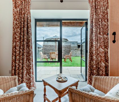 Rabbit Master Bedroom - StayCotswold