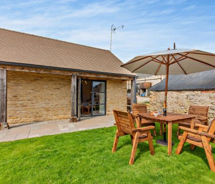 Rabbit Garden - StayCotswold