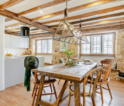 Butcher's Flat Dining Area - StayCotswold