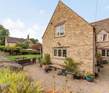 Barnsley Cottage Garden - StayCotswold