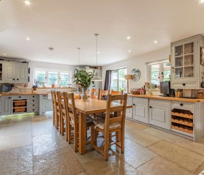 Barnsley Cottage Open-Plan Kitchen/Dining Room - StayCotswold