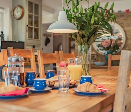 Barnsley Cottage Dining Table Set Up - StayCotswold