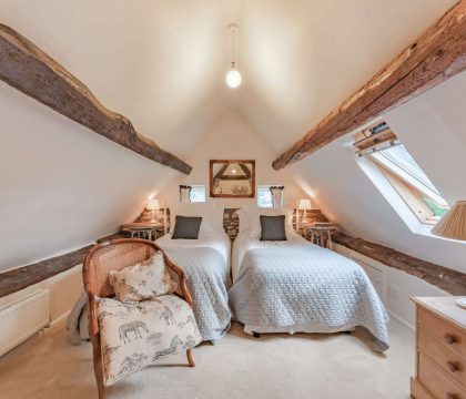 Barnsley Cottage Twin Bedroom - StayCotswold
