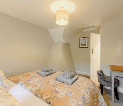 Bumble Cottage - Master Bedroom - StayCotswold