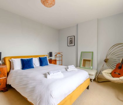 Bedroom 2 - StayCotswold 