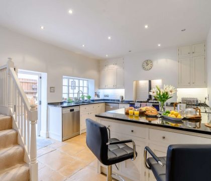 Milton House Kitchen - StayCotswold