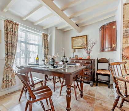 Pyatt's Pad Dining Area - StayCotswold