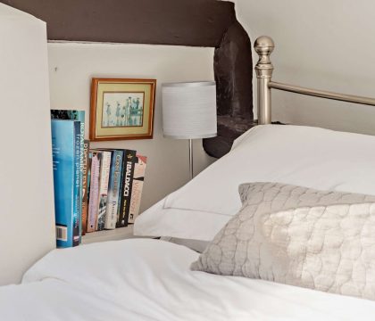 Pyatt's Pad Bedroom 2 - StayCotswold