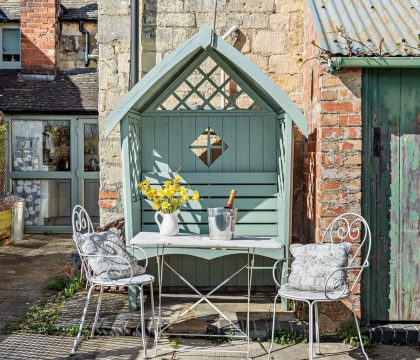 Pyatt's Pad Garden - StayCotswold