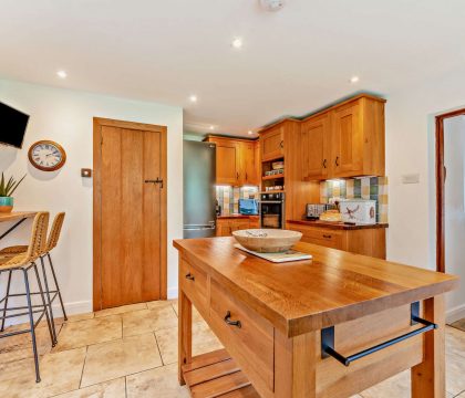 Glebe Cottage Kitchen - StayCotswold