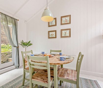 Glebe Cottage Breakfast Room - StayCotswold