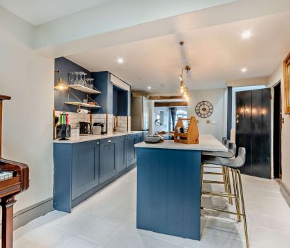 Elephant Cottage Kitchen - StayCotswold