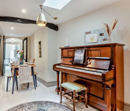 Elephant Cottage Dining Area - StayCotswold