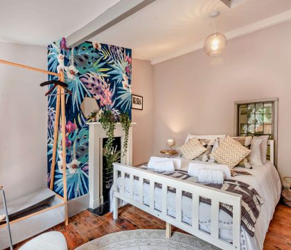 Elephant Cottage Bedroom 3 - StayCotswold