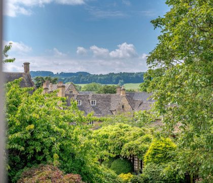 Top Cottage Bedroom Views - StayCotswold