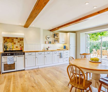 Burghfield Cottage Kitchen - StayCotswold