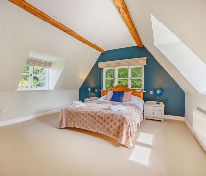Burghfield Cottage Bedroom - StayCotswold