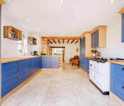 The Old Post Office Kitchen - StayCotswold
