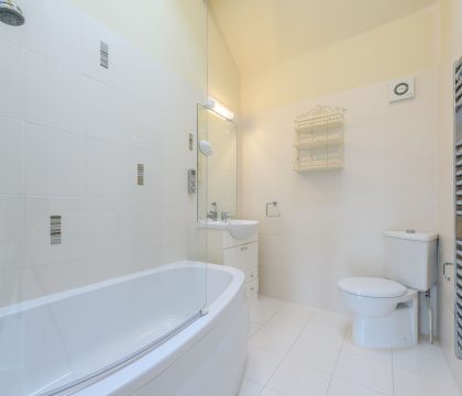 Coursehill Barn Annex Bathroom - StayCotswold
