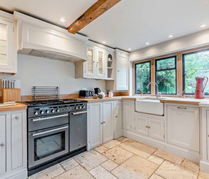 Fleur de Lys Kitchen - StayCotswold 