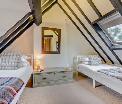 Fleur de Lys Bedroom - StayCotswold 