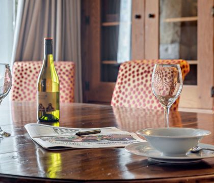 Fleur de Lys Dining Area - StayCotswold 