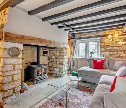 Fleur de Lys Sitting Area - StayCotswold 