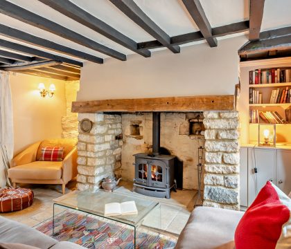 Fleur de Lys Sitting Area - StayCotswold 