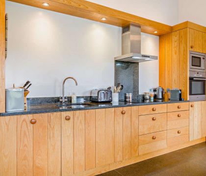 Ash Barn Kitchen - StayCotswold
