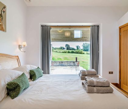 Ash Barn Master Bedroom - StayCotswold