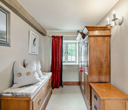 Top Cottage Master Bedroom - StayCotswold
