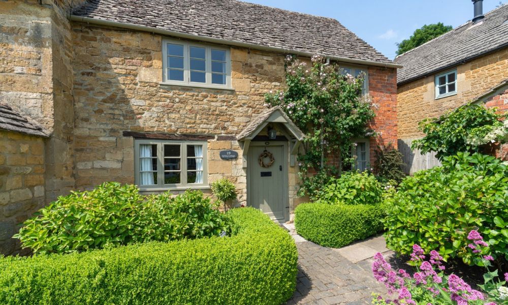Charming cottages in the Cotswolds